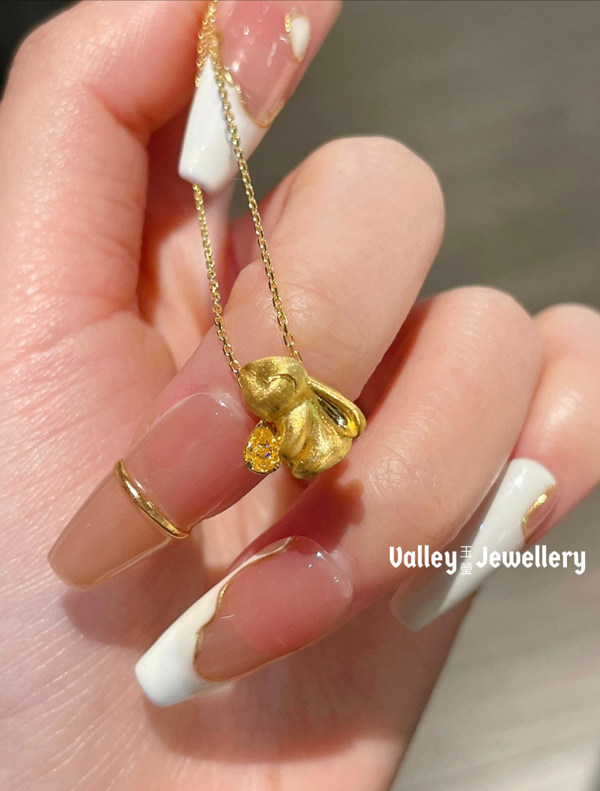 18K Cute Rabbit Yellow Diamond Necklace