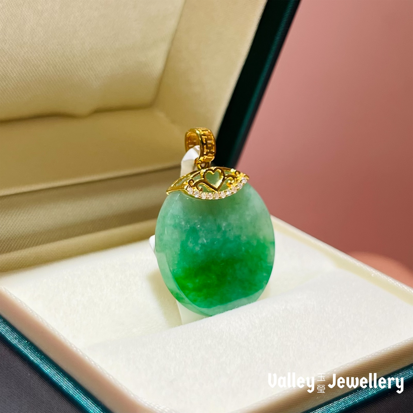 18K Gold Jadeite Pendant