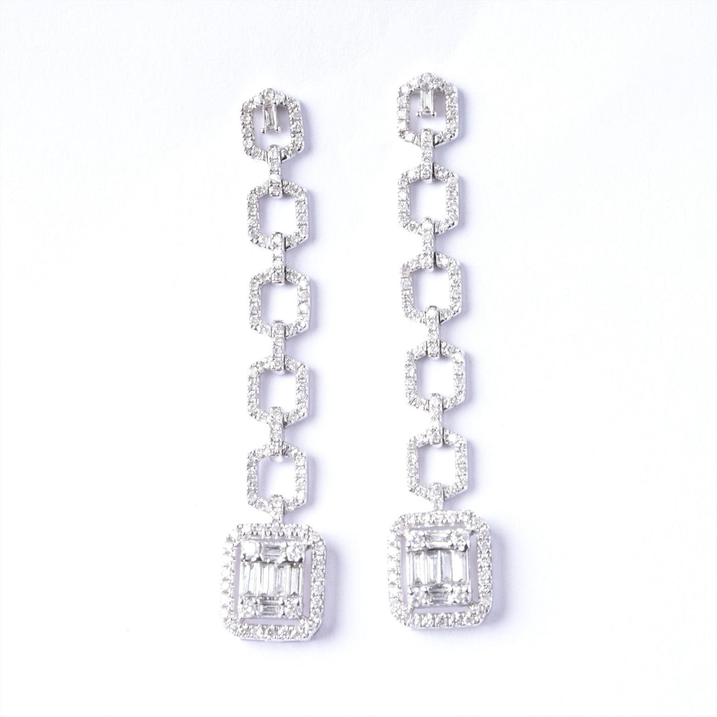 18K Sparkling Diamond Earrings