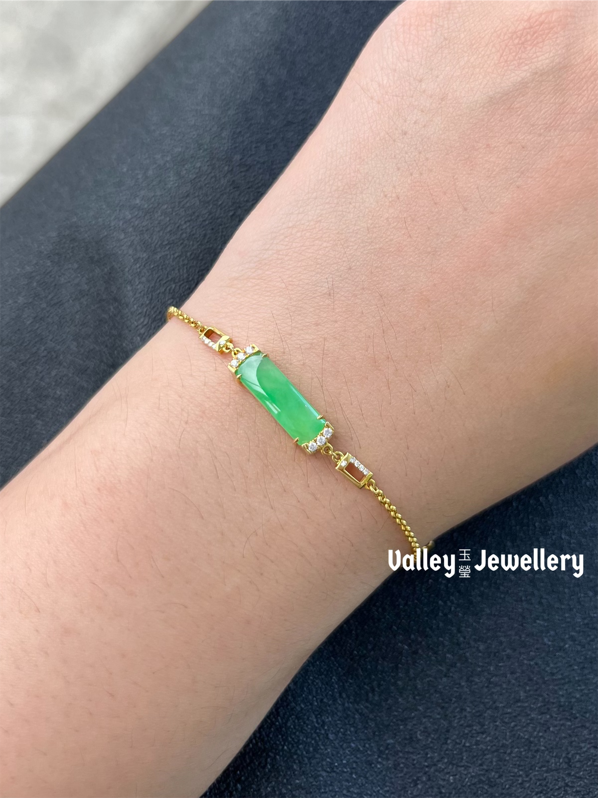 18K Gold Jadeite Bracelet with diamonds