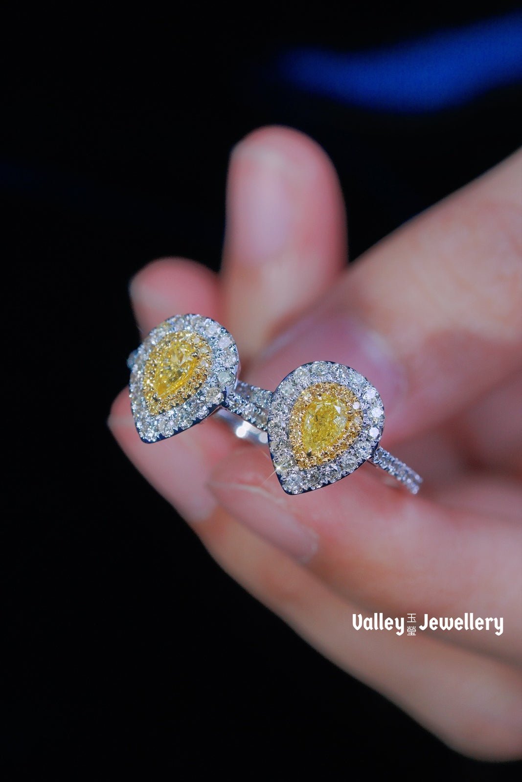 18K Yellow Diamond Ring