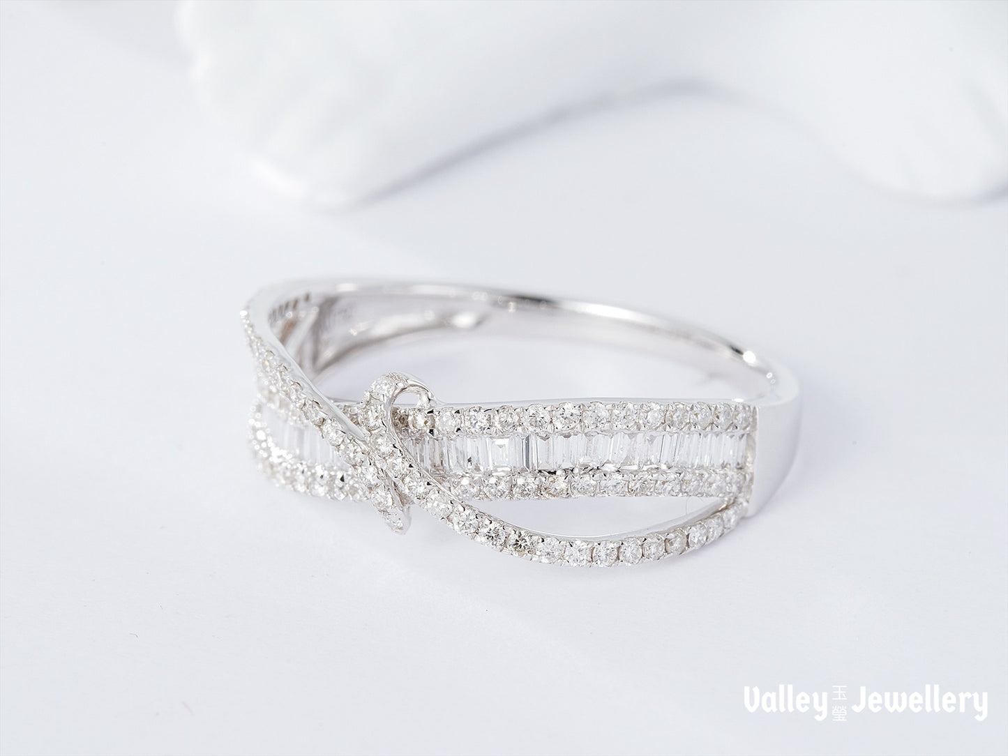 18K Sparkling Infinity Diamond Ring