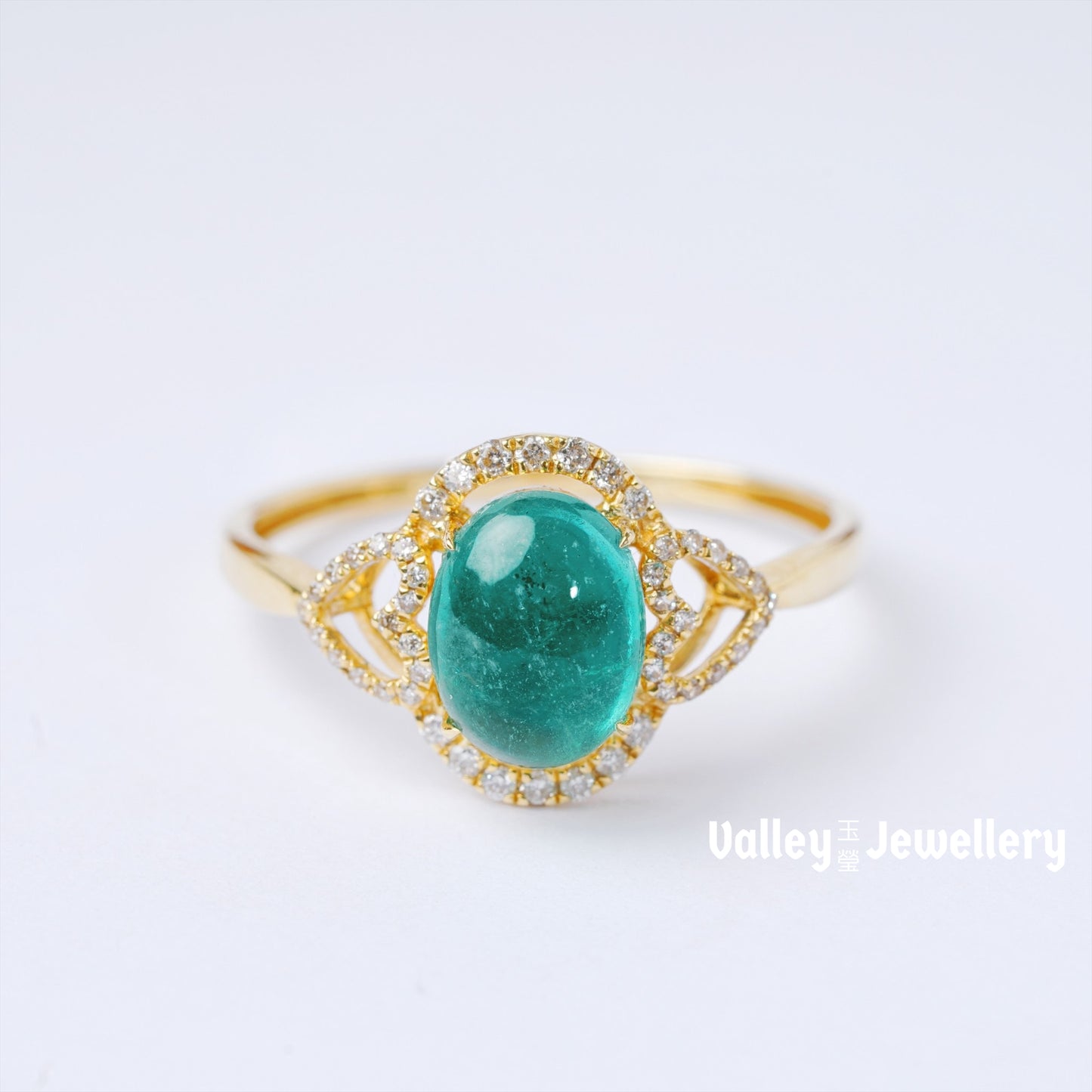 Sparkling Emerald Ring