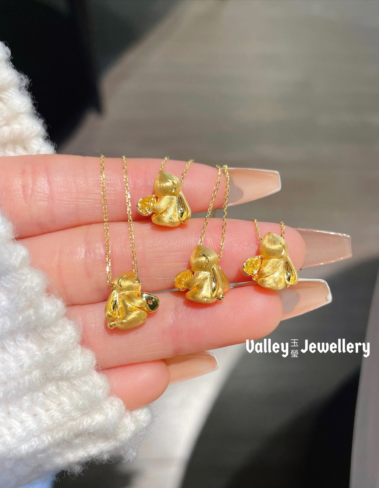 18K Cute Rabbit Yellow Diamond Necklace