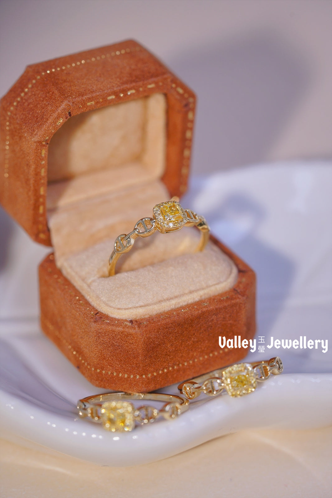 18K Yellow Diamond Ring