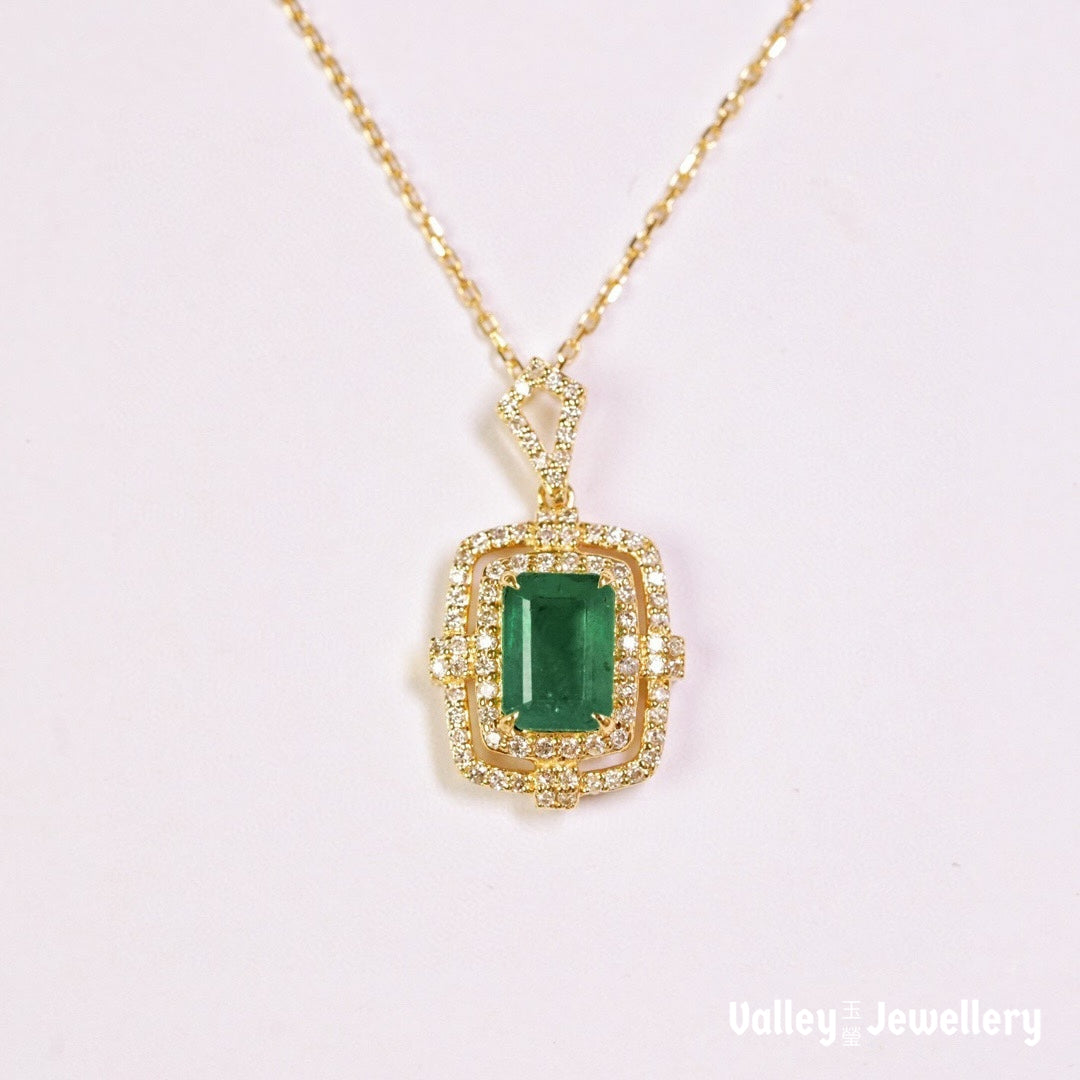 18K Sparkling Emerald Necklace