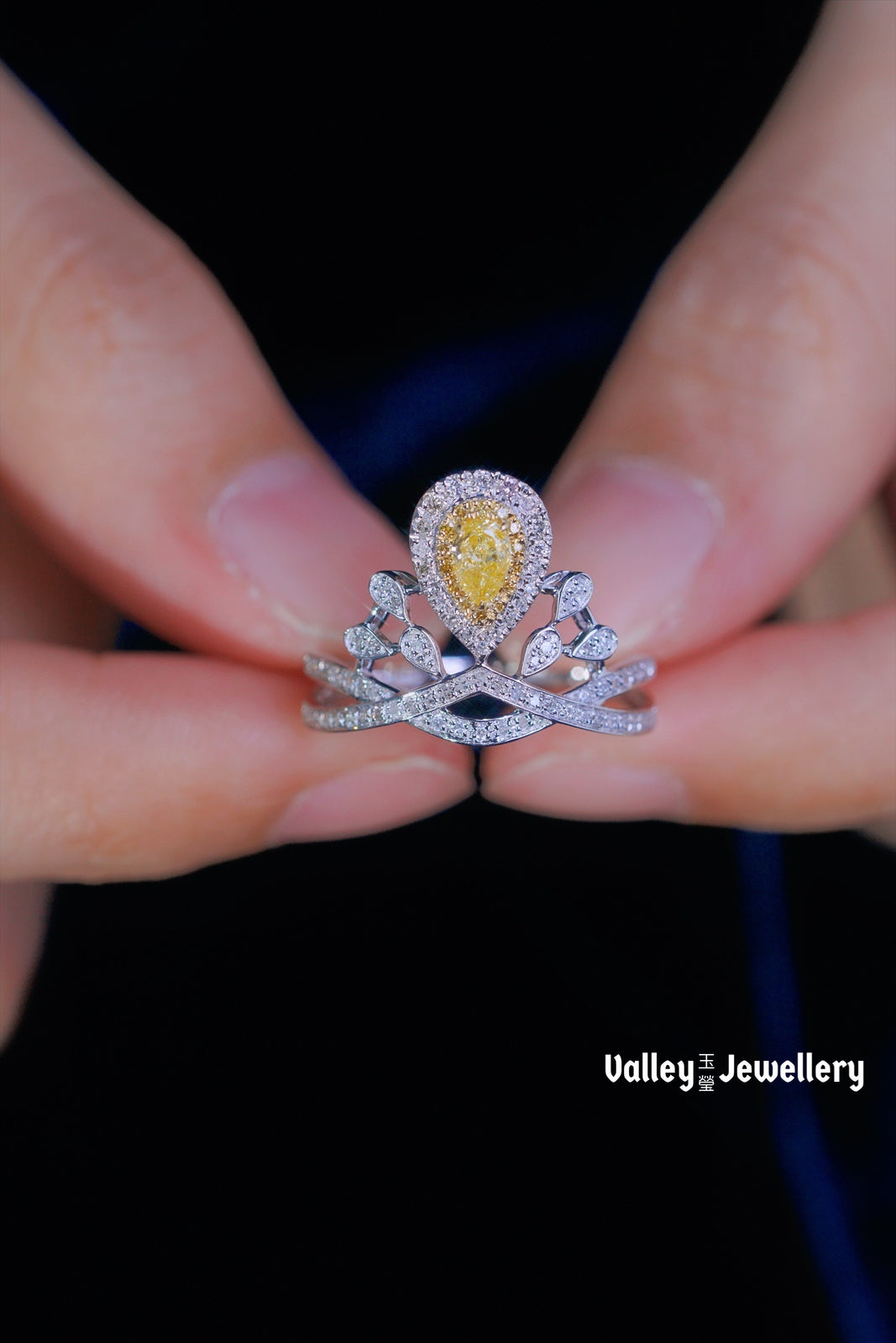 18K Yellow Diamond Ring