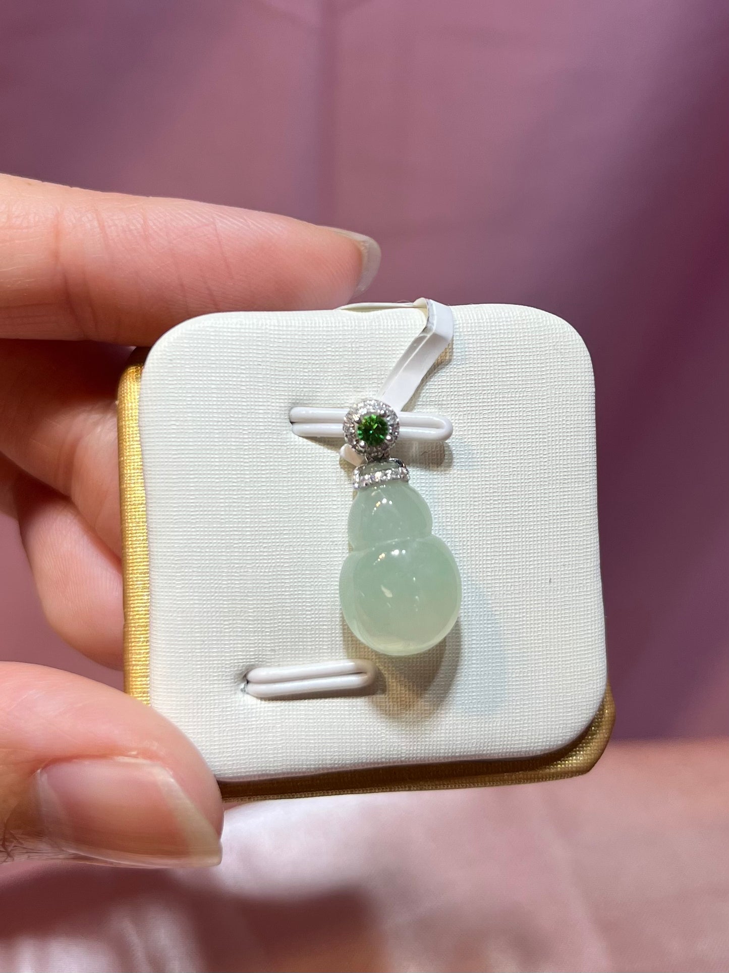 18K Gold Jadeite Pendant