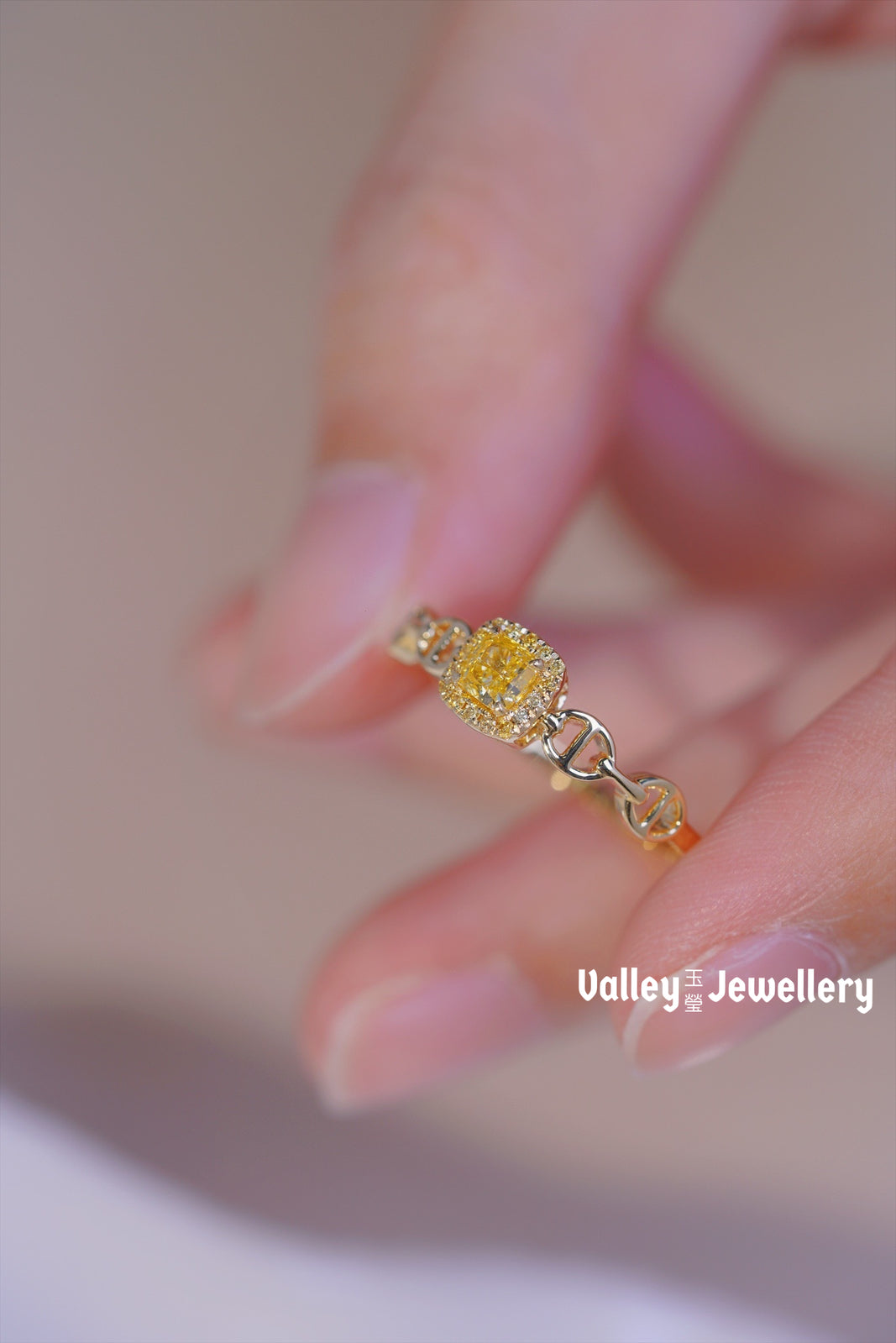 18K Yellow Diamond Ring