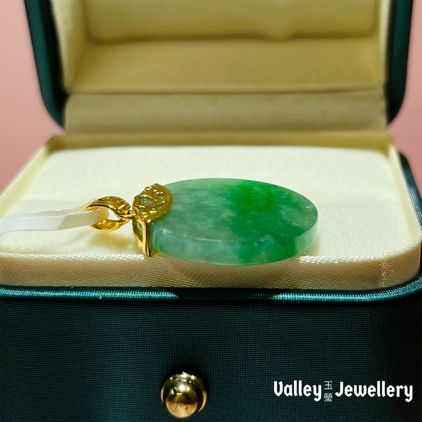 18K Gold Jadeite Pendant