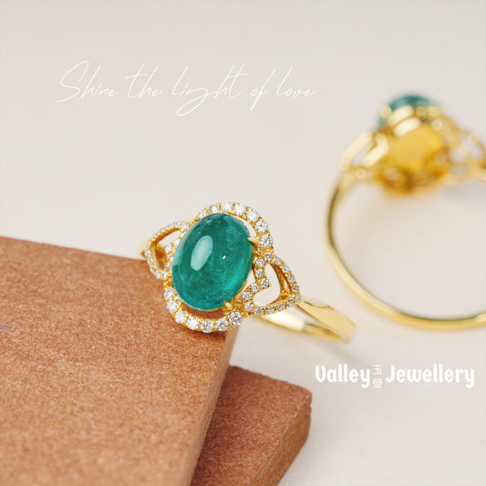 Sparkling Emerald Ring