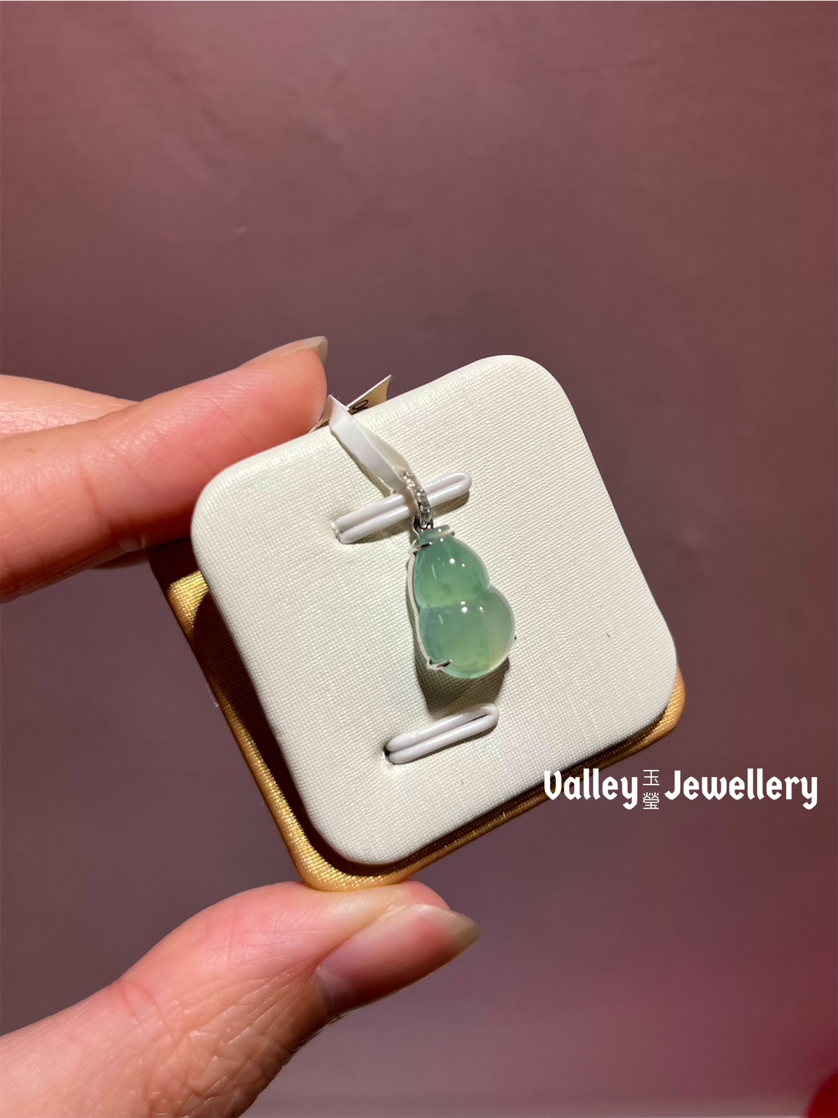 18K Gold Jadeite Pendant