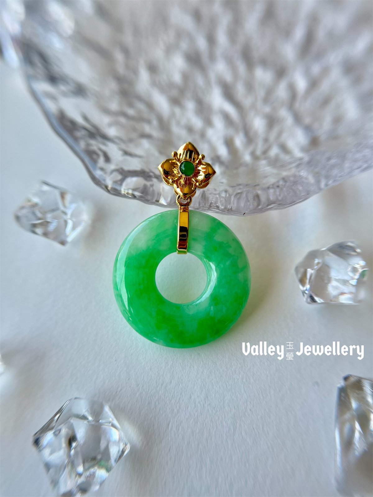 18K Gold Jadeite Pendant