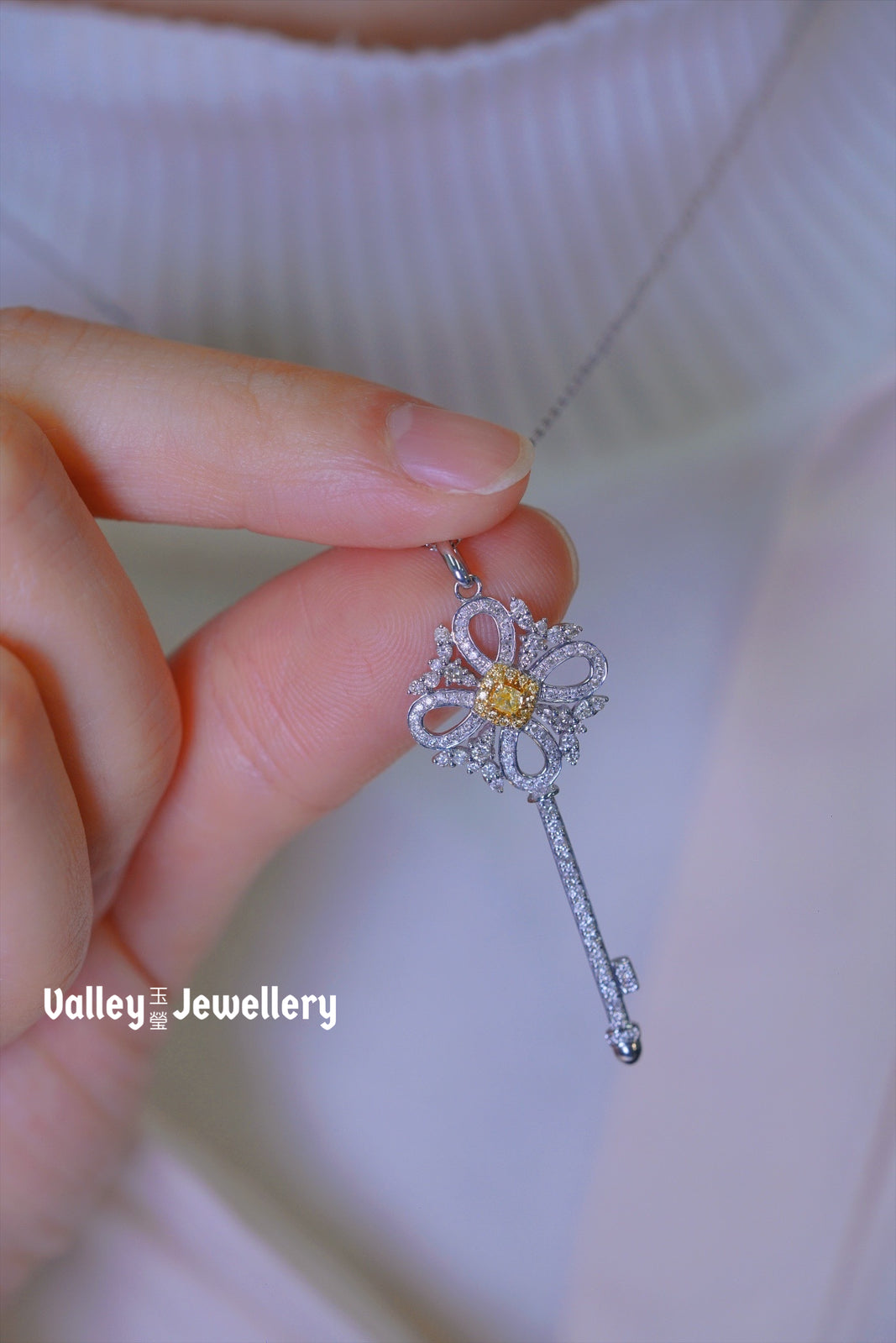 18K Yellow Diamond Necklace