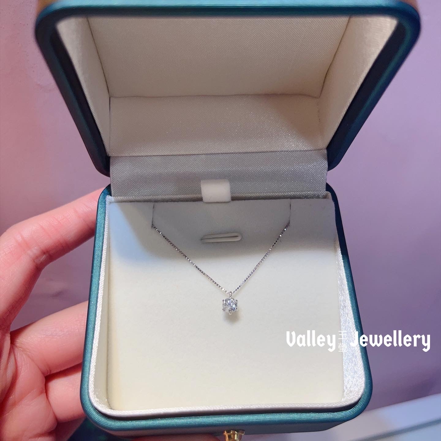 Diamond ( 0.31ct.)  Pendant with Chain