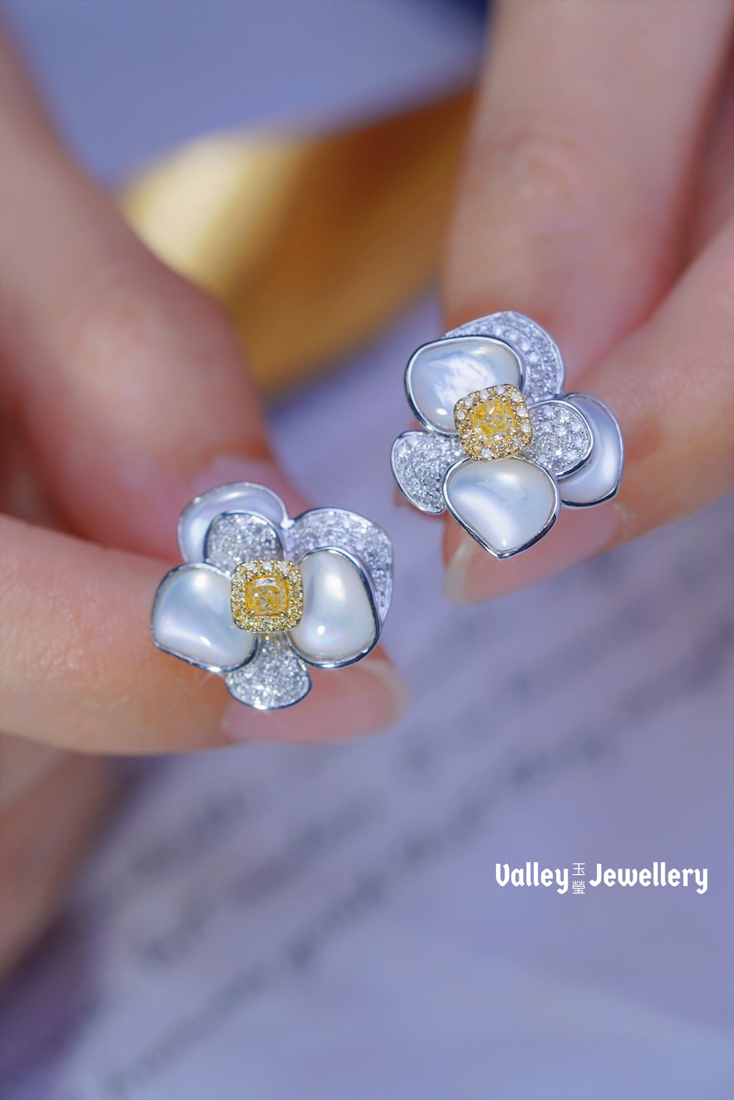 18K Mother of Pearl with Yellow Diamond  Flower Earrings