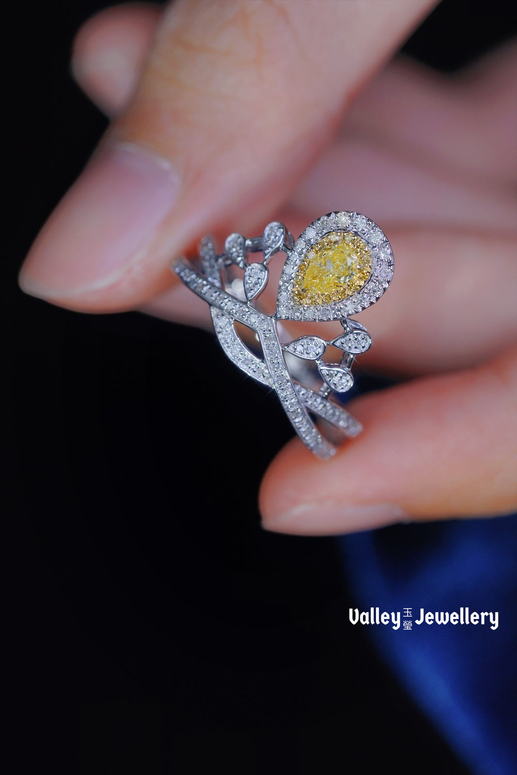 18K Yellow Diamond Ring