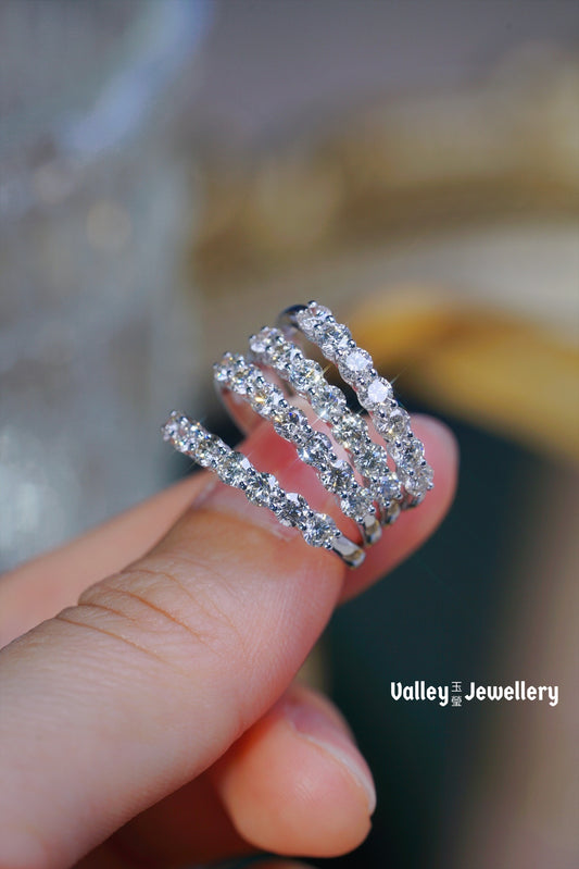 18K Sparkling Diamond Ring