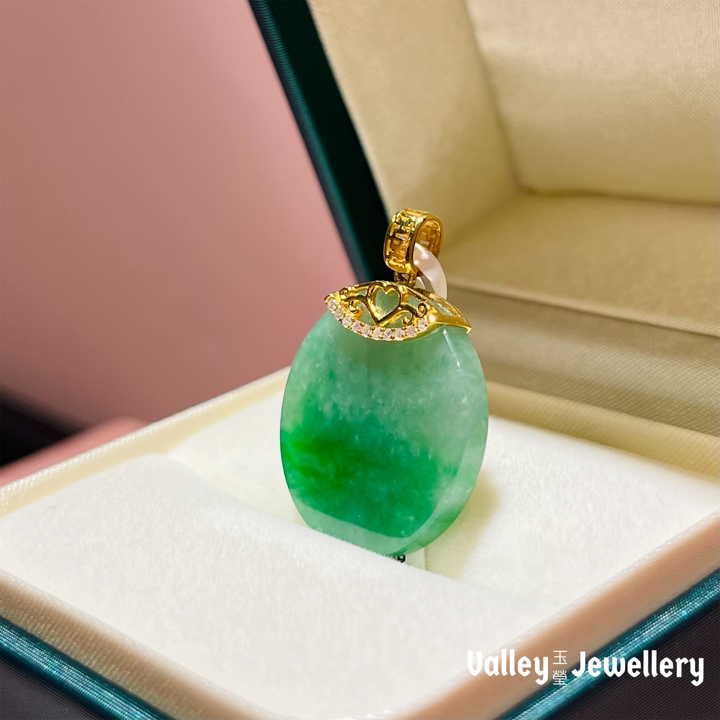 18K Gold Jadeite Pendant