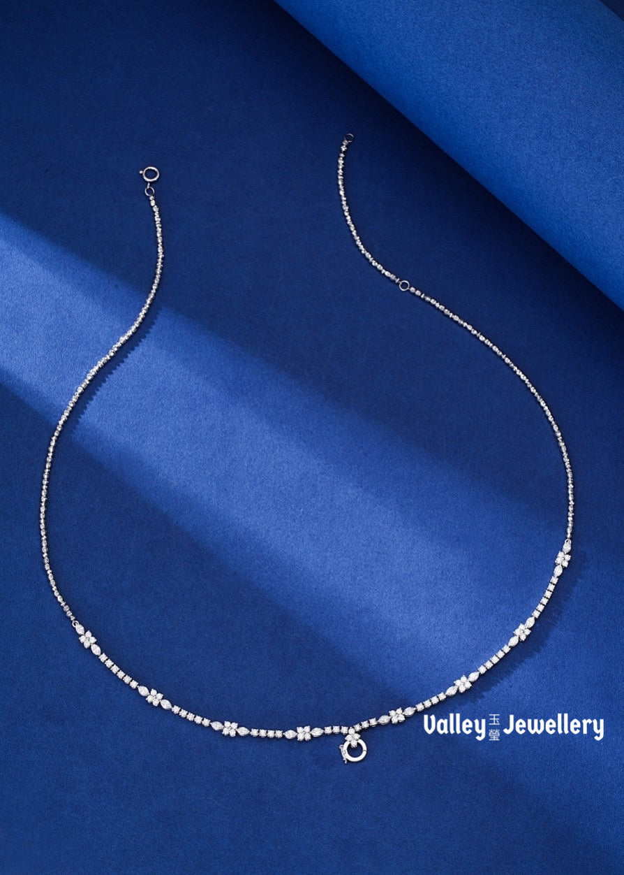 18K Sparkling Diamond Necklace