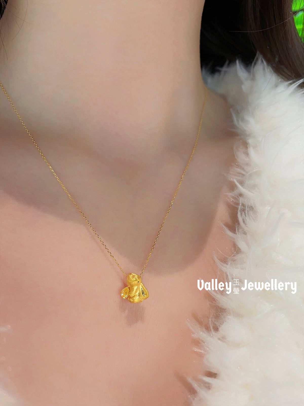 18K Cute Rabbit Yellow Diamond Necklace